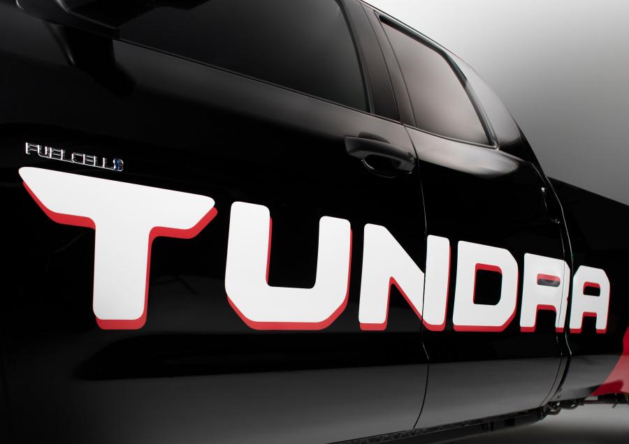 Логотип Toyota Pie Pro Tundra 2018 года  (фото 7 из 9)